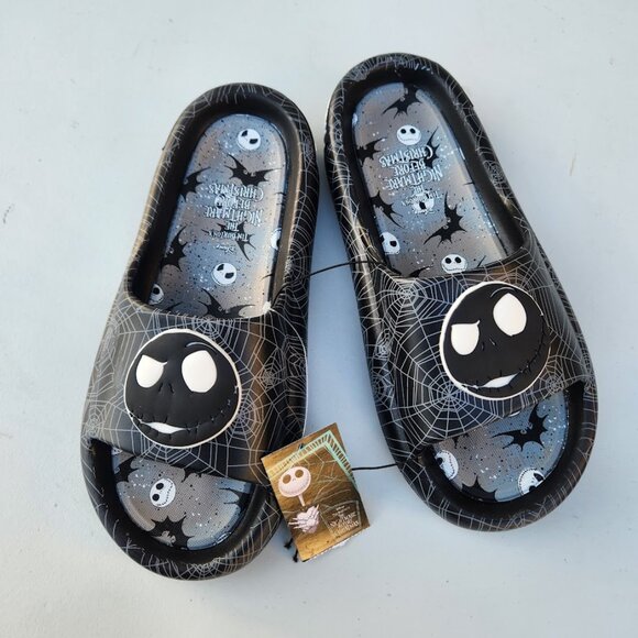 NEW Nightmare Before Christmas Men's Size 12 Sandals Slides Slippers Black White - Picture 2 of 16